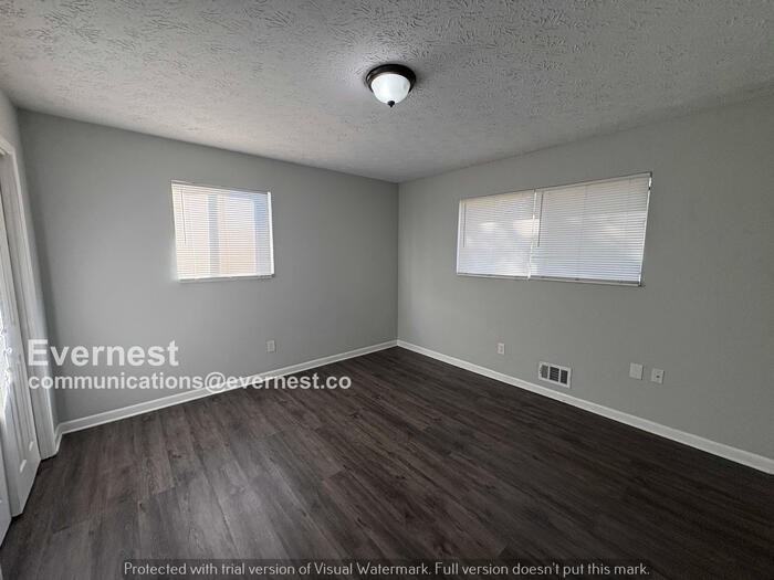 193 West Canterbury Drive - Photo 7 of 32