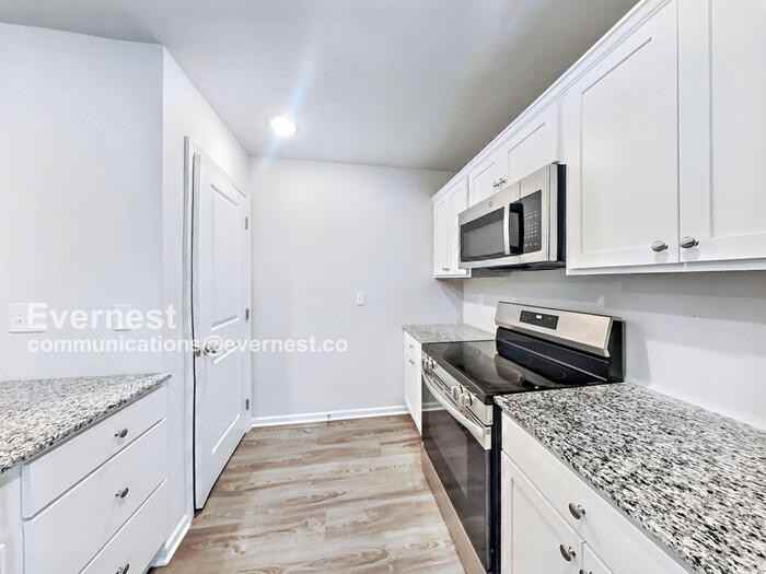 4018 South Park Avenue - Photo 2 of 17