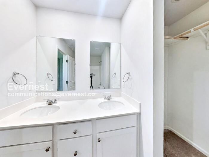 4018 South Park Avenue - Photo 6 of 17