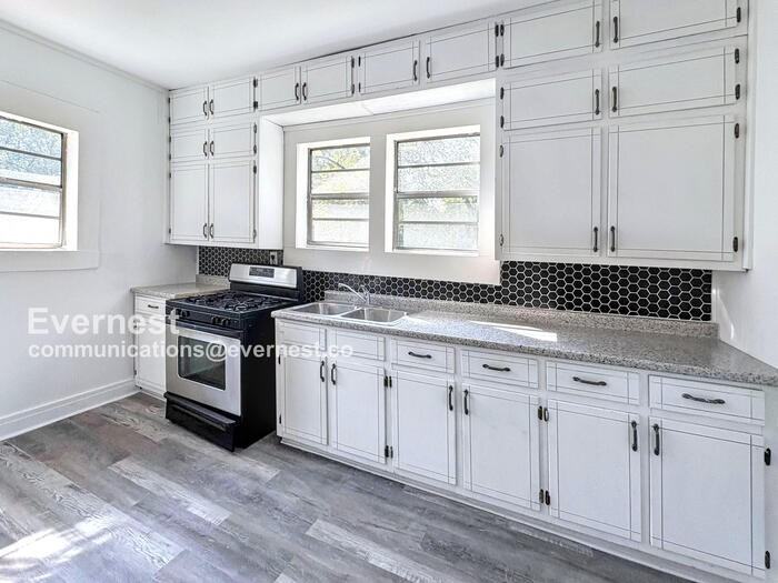 417 62nd St - Photo 2 of 21