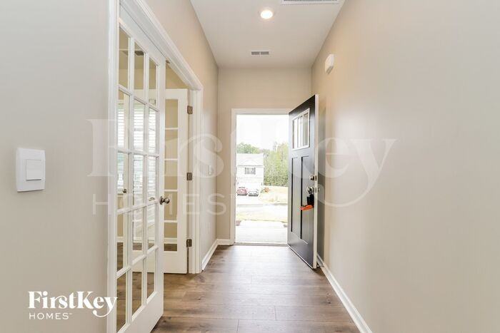 174 Lisa Ln - Photo 3 of 19