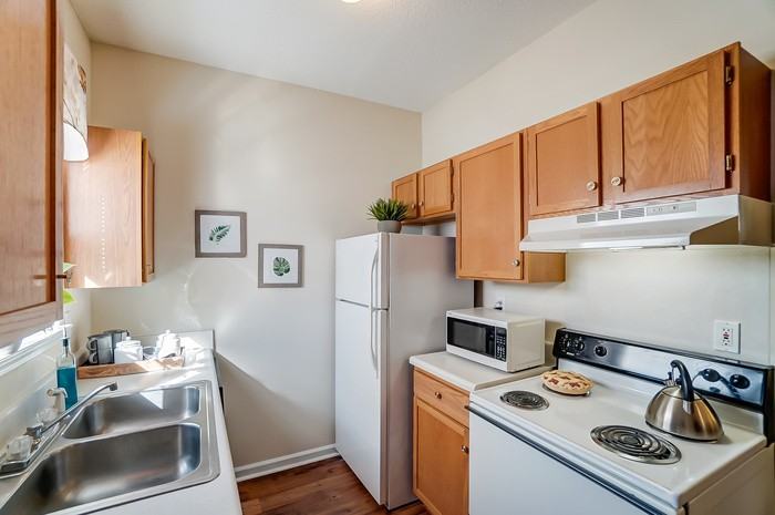 1892 Arbors Drive #H - Photo 4 of 14