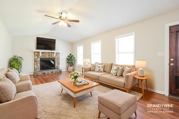 108 Park Ave E - Photo 3 of 20