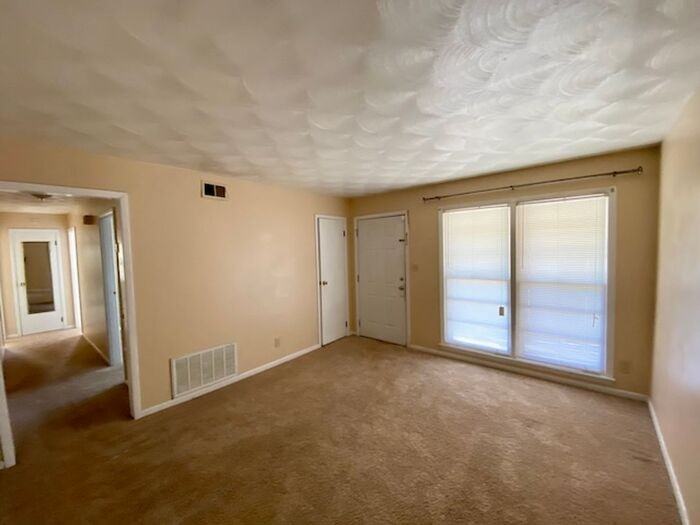 3208 Harvey St Nw - Photo 2 of 14