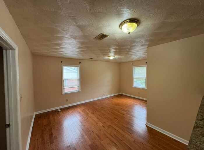 3208 Harvey St Nw - Photo 5 of 14