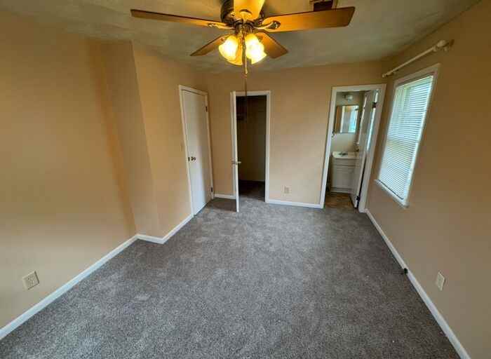 3208 Harvey St Nw - Photo 7 of 14