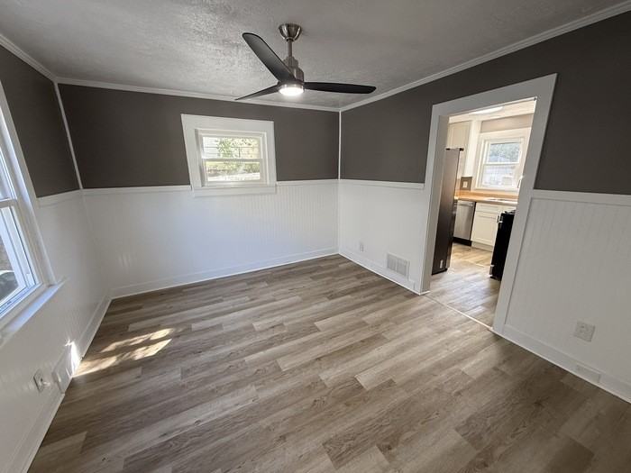 1181 Pondview Ave - Photo 5 of 18