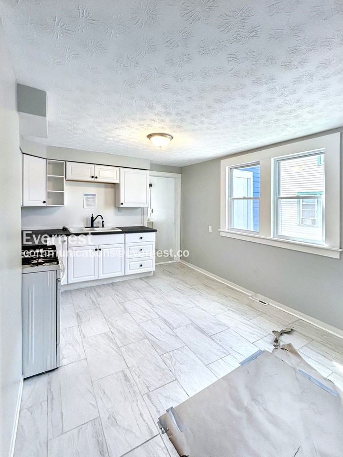 1807 Denison Avenue - Photo 5 of 19