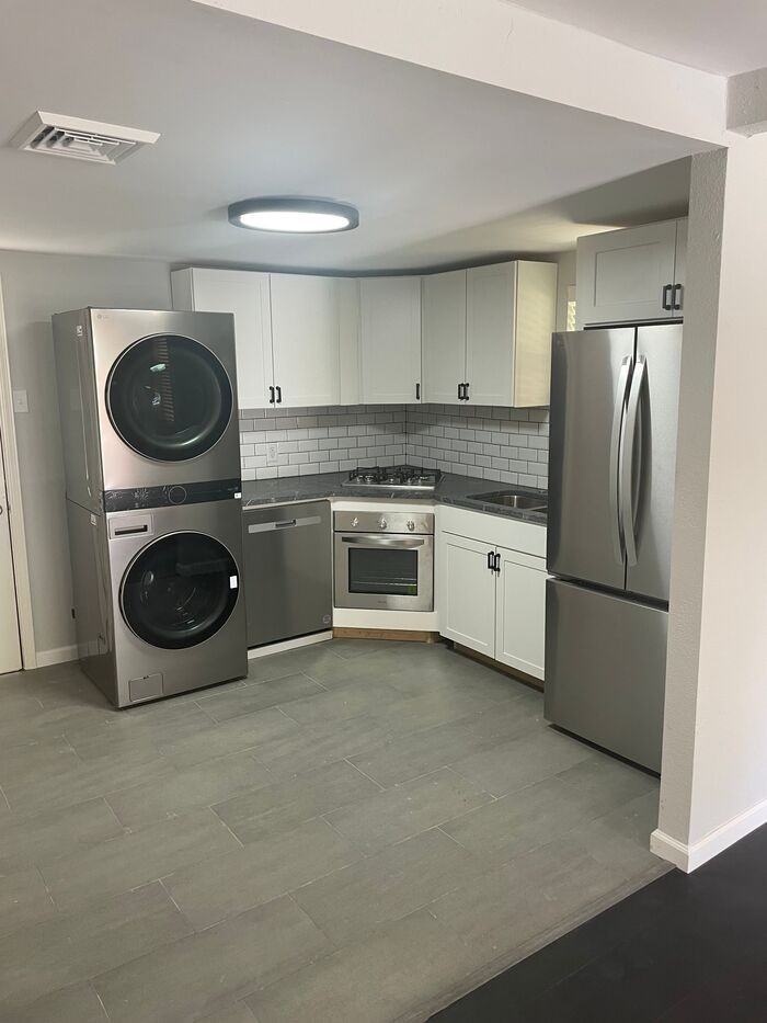 1117 Murphy Avenue - Photo 5 of 21