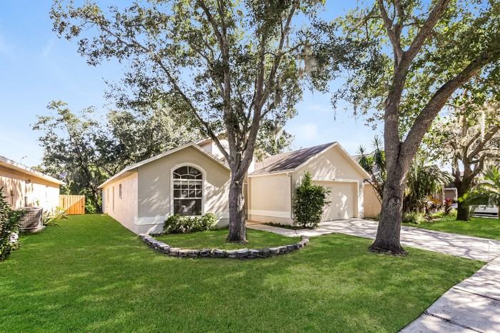 2518 Clareside Dr - Photo 4 of 16