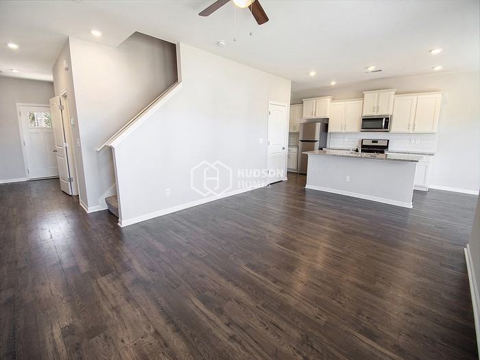 301 Chelsea Park Rd - Photo 6 of 35