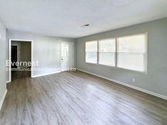 5404 Bryant Blvd - Photo 5 of 20