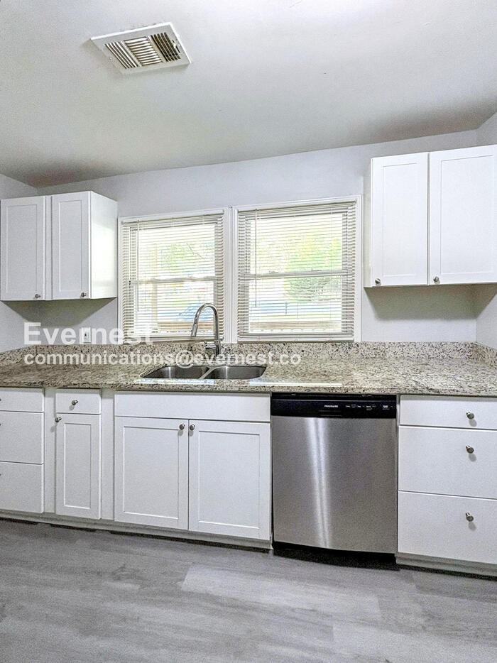 5404 Bryant Blvd - Photo 7 of 20