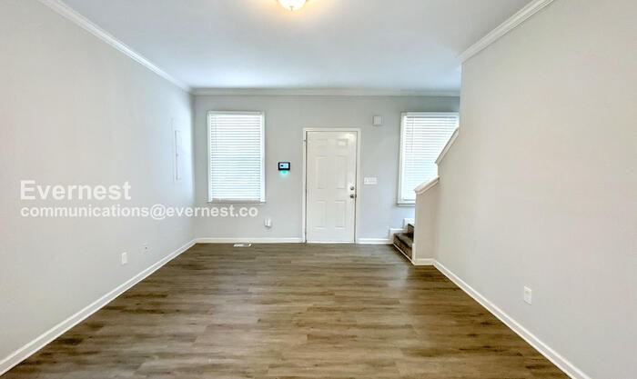 679 Smith St Sw - Photo 2 of 21