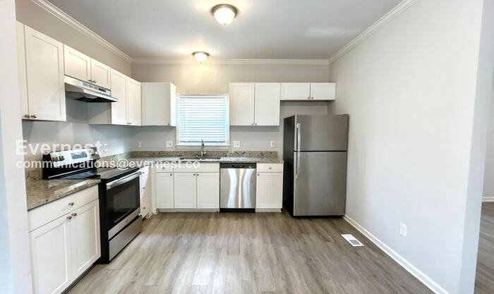 679 Smith St Sw - Photo 4 of 21