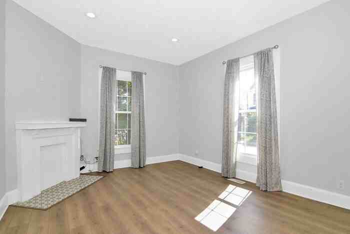 1101 Sterling St - Photo 2 of 23