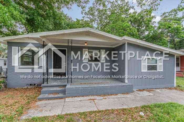 4438 Melvin Cir W - Photo 2 of 19