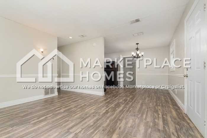 4438 Melvin Cir W - Photo 4 of 19