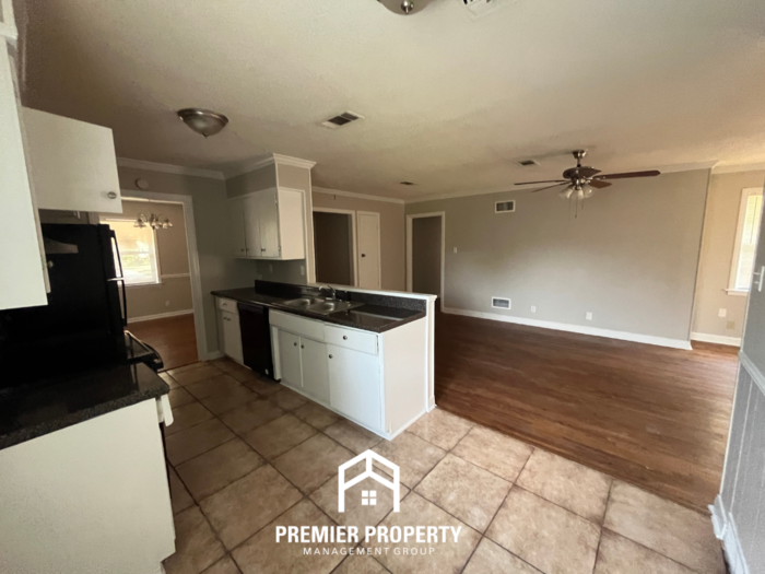 5037 Woodlark Ave - Photo 5 of 20