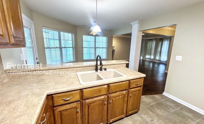 102 Burwell Spring Ln - Photo 3 of 24