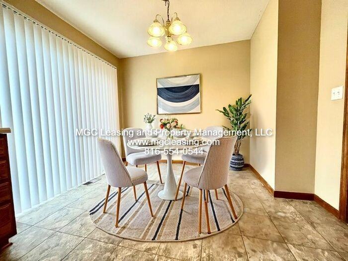 523 North Foxridge Drive