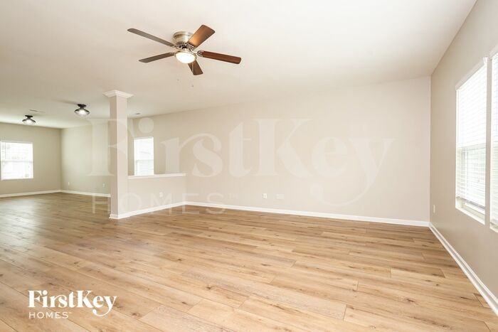 1769 Pinnacle Oaks Dr - Photo 2 of 19