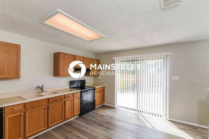 1218 Crossing Oaks - Photo 6 of 17