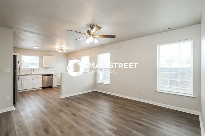 257 S Shore Dr - Photo 4 of 17