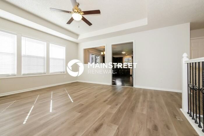 113 N Oxford Dr - Photo 5 of 19