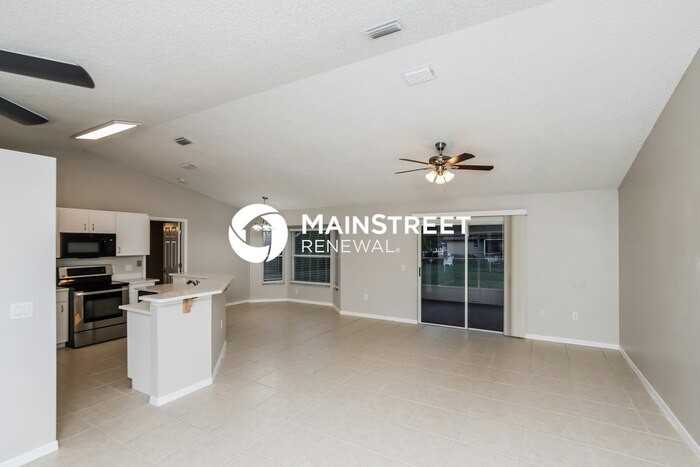 453 Foxdall Ave Ne - Photo 3 of 16