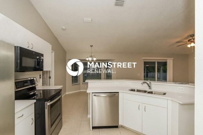 453 Foxdall Ave Ne - Photo 5 of 16