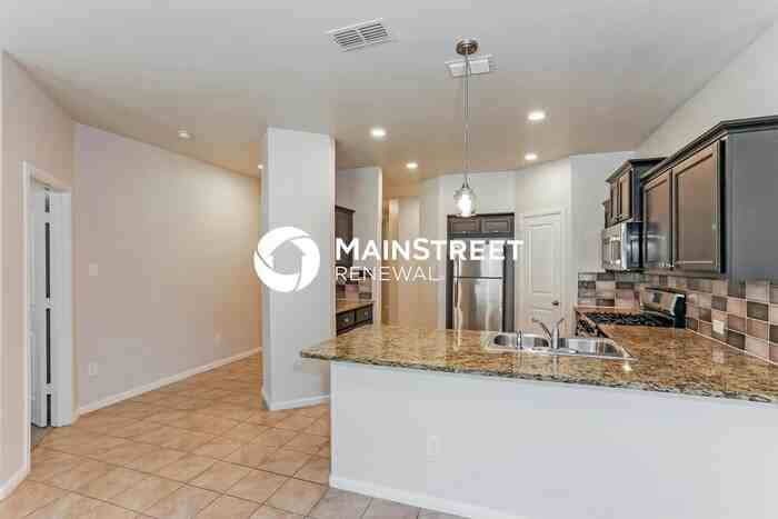 10024 Poinsett Way - Photo 5 of 18