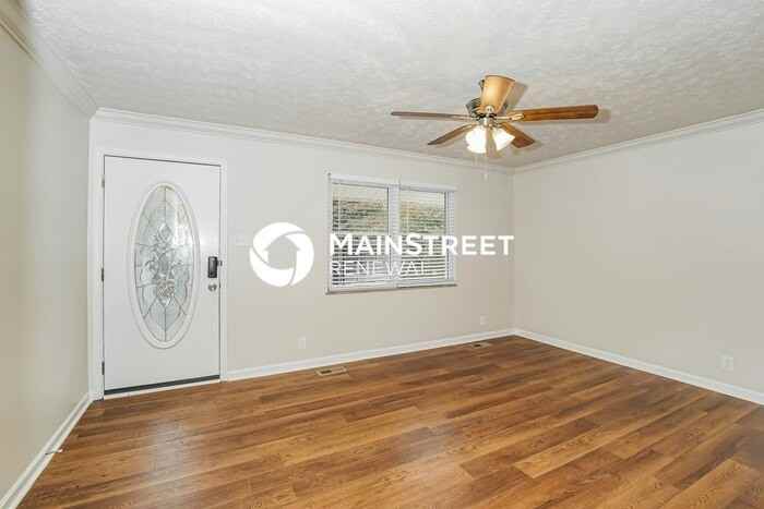 1049 Roswell Rd - Photo 2 of 17