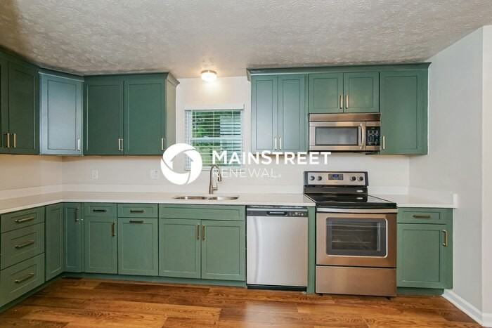 1049 Roswell Rd - Photo 6 of 17