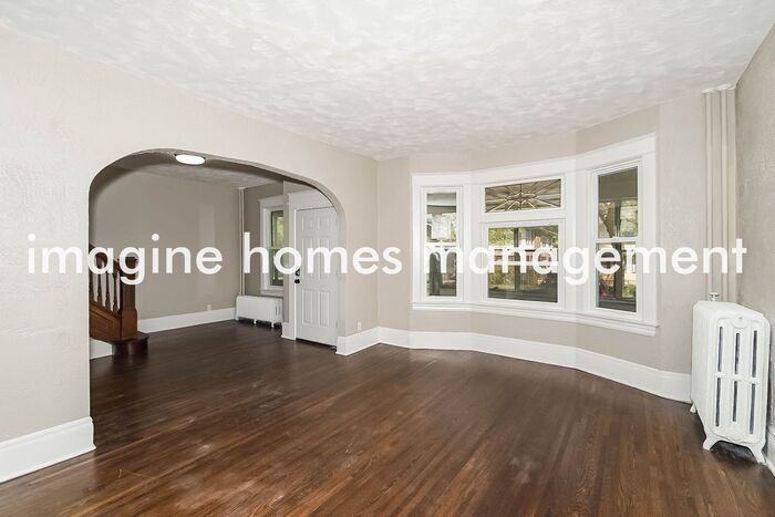 1028 Dayton Avenue - Photo 3 of 17