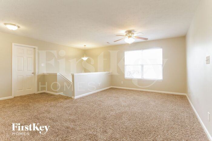 5574 Breaburn Rd - Photo 2 of 15