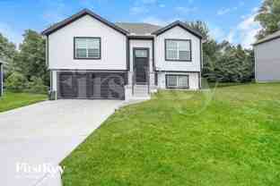 5015 N Belmont Ave - Photo 1 of 1