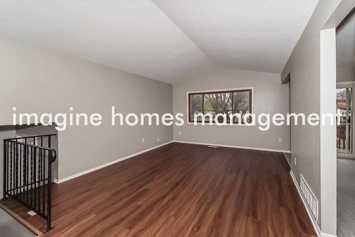 6588 Jonquil Way North - Photo 3 of 17