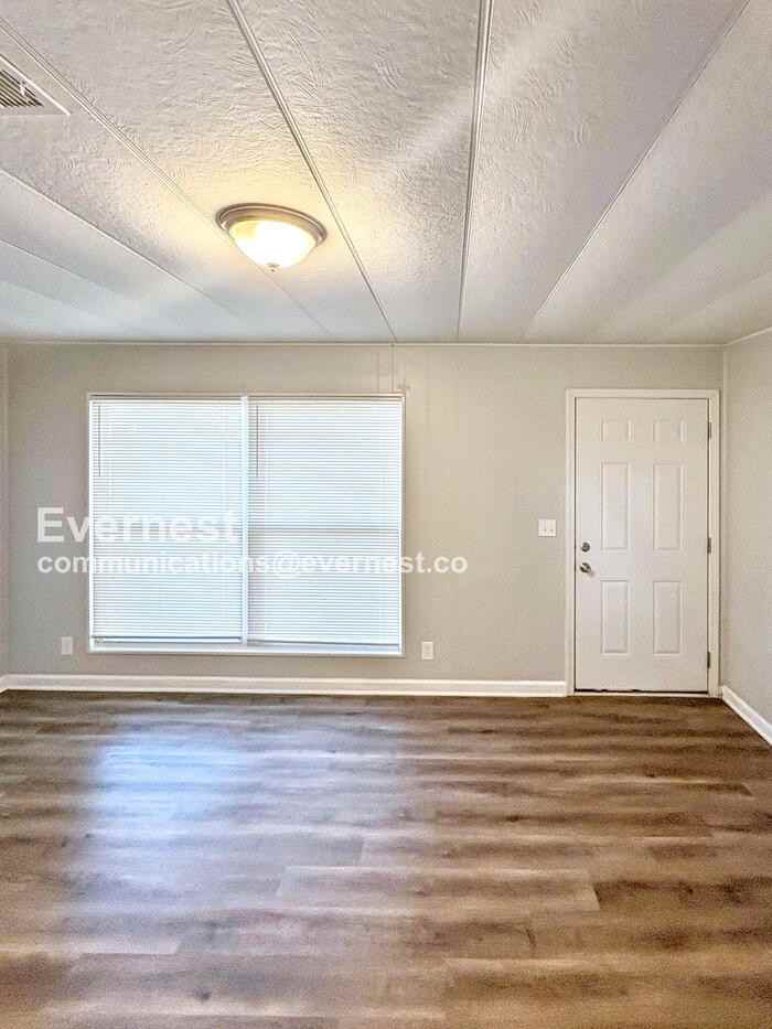 525 Landers St - Photo 2 of 28