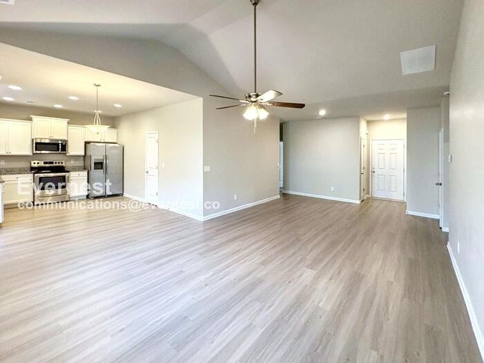 112 Culver St - Photo 2 of 22
