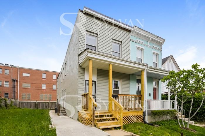 950 Homestead St - Photo 2 of 15