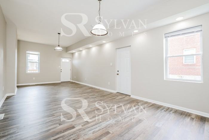 950 Homestead St - Photo 3 of 15