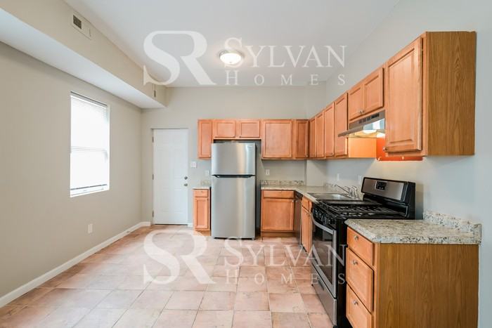 950 Homestead St - Photo 5 of 15