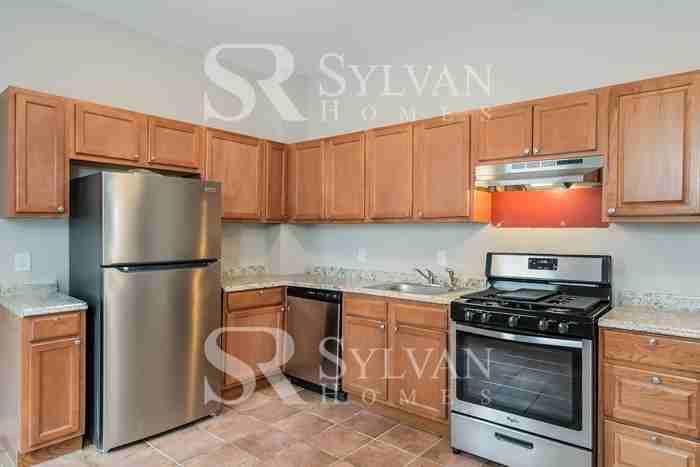 950 Homestead St - Photo 6 of 15