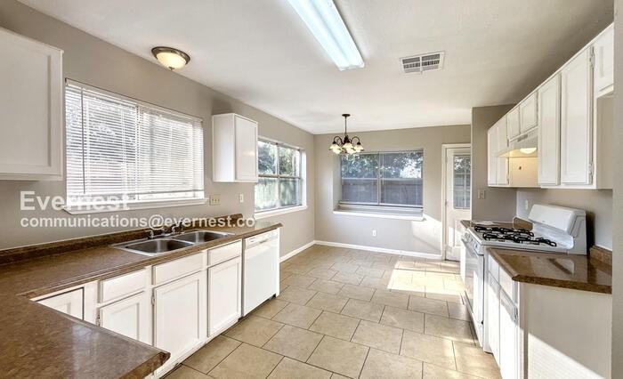 19427 Bristlestar Dr - Photo 4 of 26