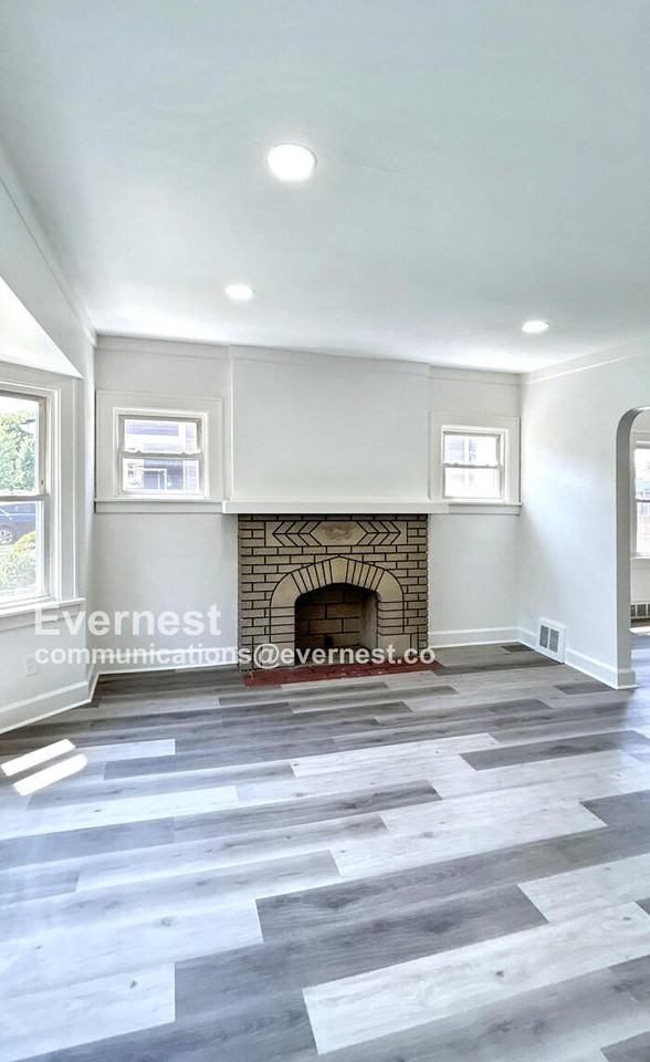 792 E 232nd St - Photo 3 of 25