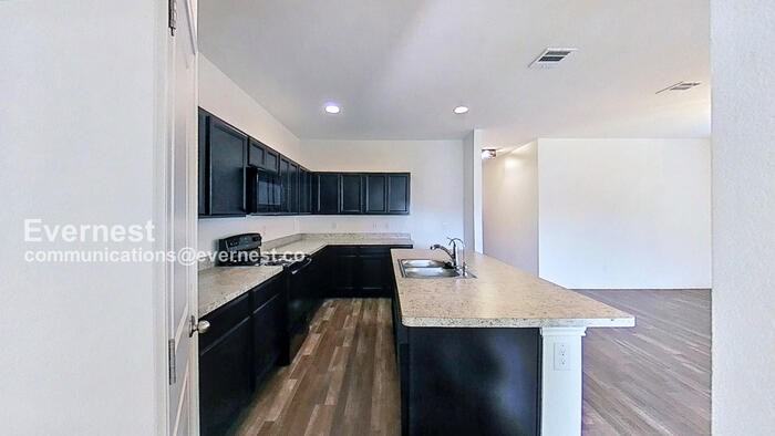 400 Seneca Loop - Photo 6 of 35