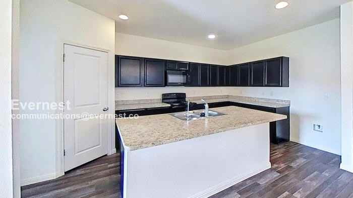 400 Seneca Loop - Photo 7 of 35