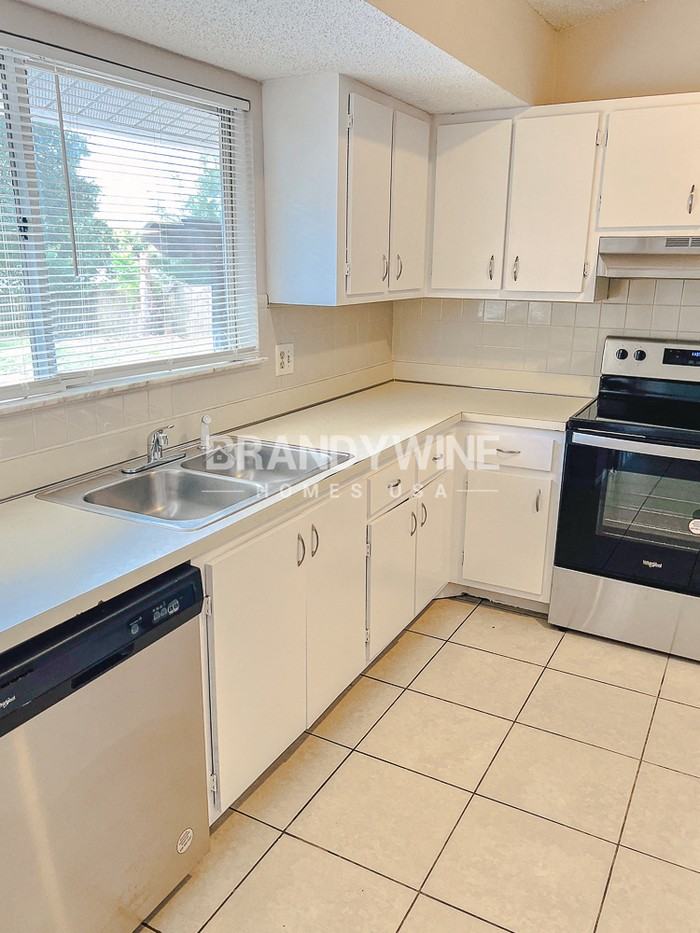 5372 Pale Horse Dr - Photo 7 of 19