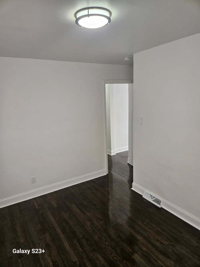 637 Louisiana St - Photo 3 of 16